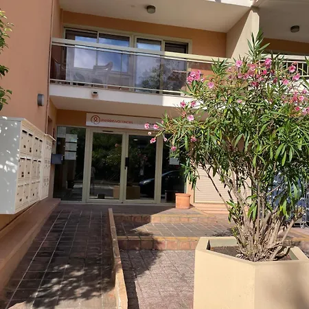 Et A Pied, Air Conditionne Et Parking Prive, Baie De St Tropez Sainte-Maxime