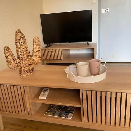 Et A Pied, Air Conditionne Et Parking Prive, Baie De St Tropez Lejlighed