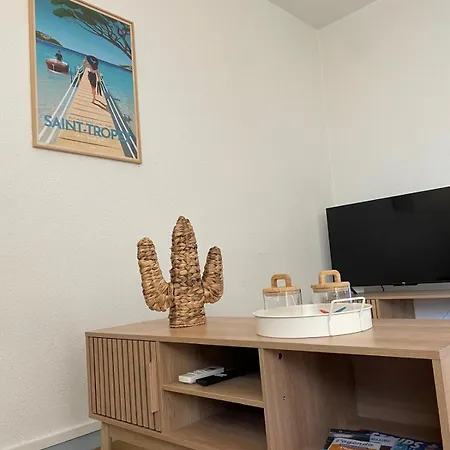 Et A Pied, Air Conditionne Et Parking Prive, Baie De St Tropez Sainte-Maxime