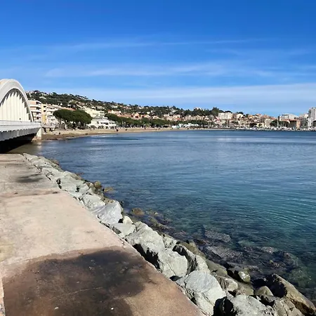 Et A Pied, Air Conditionne Et Parking Prive, Baie De St Tropez *